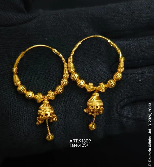 Gold-Toned_Traditional_Jhumka_Hoop_Earrings_For_Women