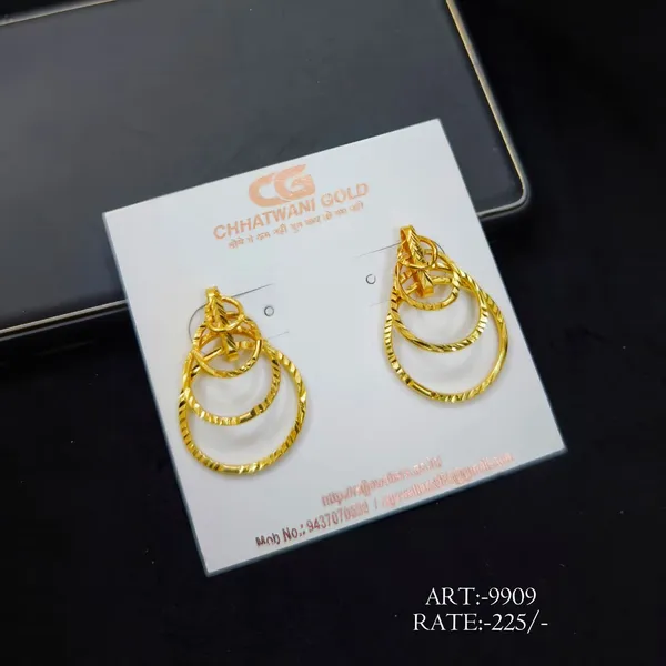 Gold_Tone_Layered_Hoop_Earrings_For_Women
