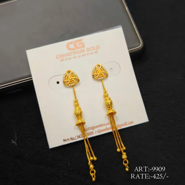Gold-Tone_Traditional_Dangler_Earrings_For_Women