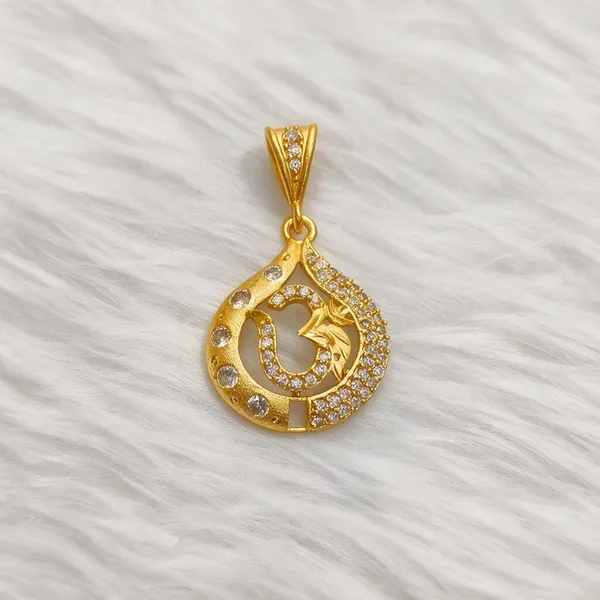 Gold_Tone_Om_Pendant_For_Men_And_Women
