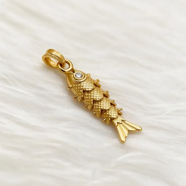 Gold_Tone_Fish_Pendant_Charm