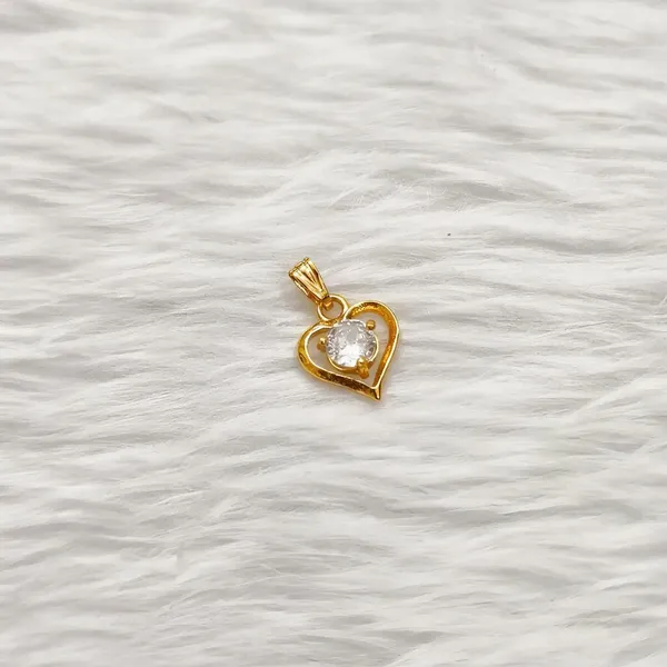 Gold_Tone_Heart_Pendant_For_Women
