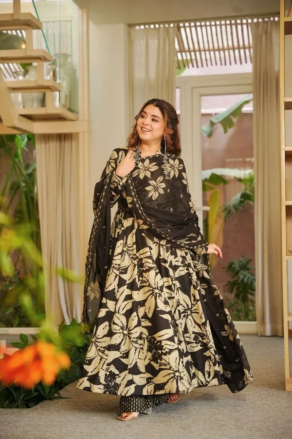 Black__And_Beige_Muslin_Cotton_Anarkali_Suit_Set_For_Women
