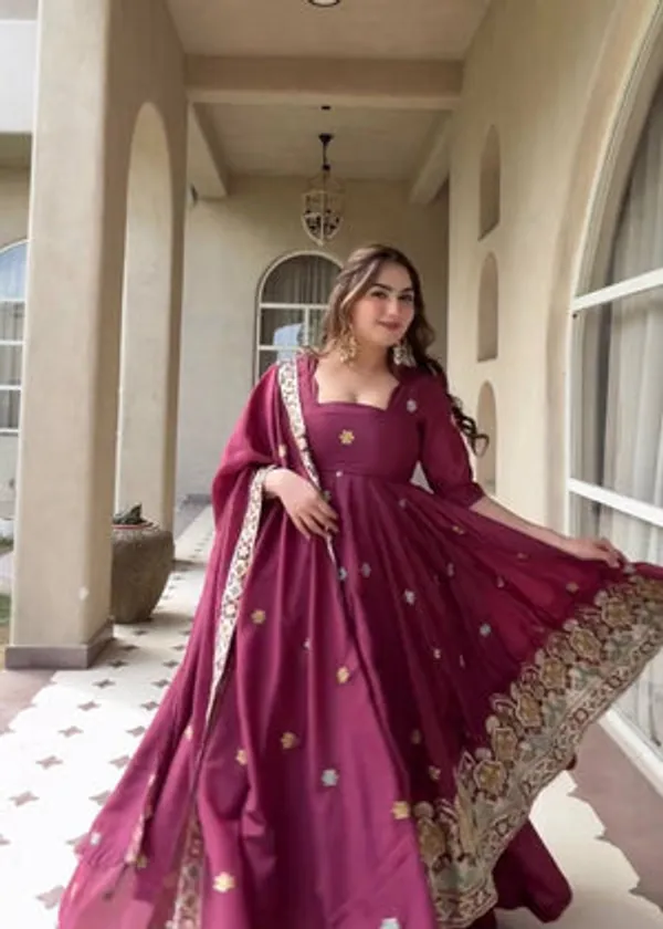 Flagged_Heavy_Natural_Crepe_Silk_Anarkali_Kurta_Set_For_Women