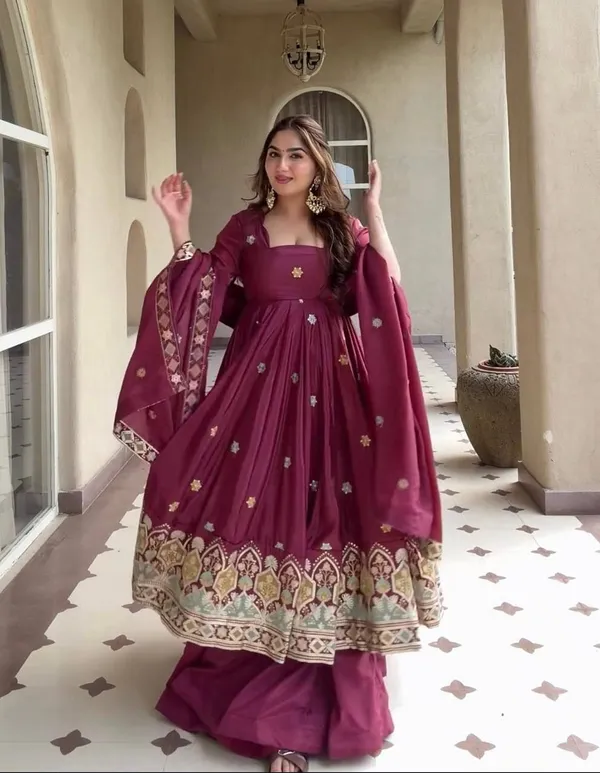 Flagged_Heavy_Natural_Crepe_Silk_Anarkali_Kurta_Set_For_Women