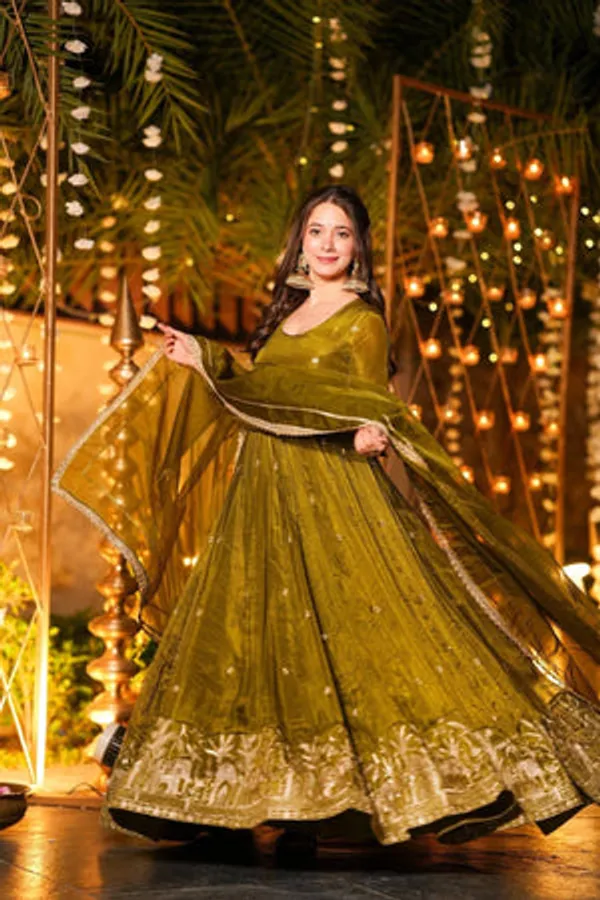 Mehndi_Heavy_Crunchy_Silk_Anarkali_For_Women