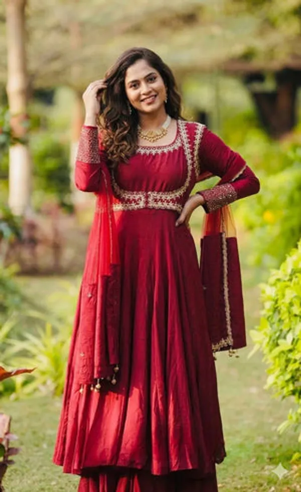 Red_Heavy_Roman_Cotton_Anarkali_Gown_For_Women