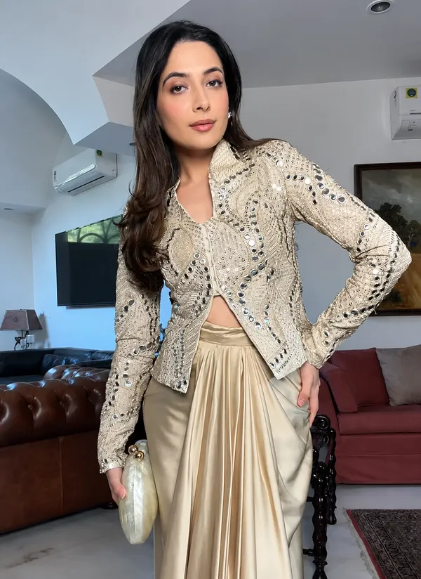 Ivory__And_Off_White_Premium_Satin_Silk_Saree_Set_For_Women