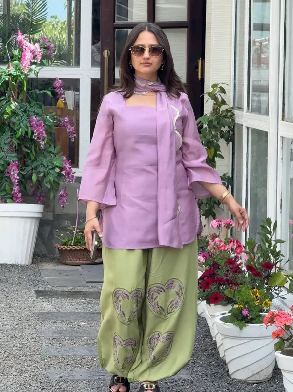 Women’s_Lavender_Rayon_Kurta_with_Green_Embroidered_Palazzo_Set