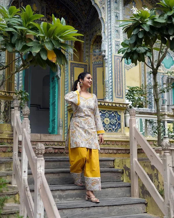 Women’s_Yellow_Printed_Kurta_Palazzo_Set_with_Dupatta,_Designer_Paisley_Print_Ethnic_Wear_for_Casual,_Festive_and_Party_Occasions