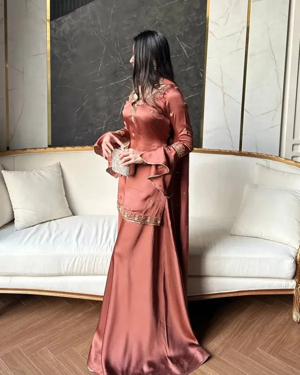 Orange_Heavy_Natural_Crepe_Silk_Suit_Set_For_Women