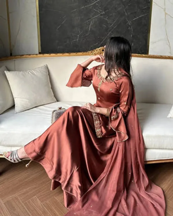 Orange_Heavy_Natural_Crepe_Silk_Suit_Set_For_Women