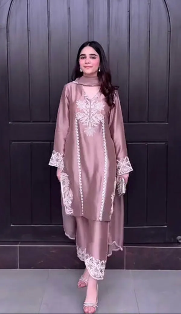 Flagged_Crepe_Silk_Suit_Set_For_Women