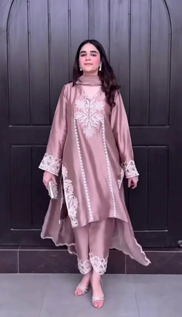 Flagged_Crepe_Silk_Suit_Set_For_Women