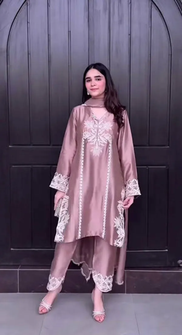 Flagged_Crepe_Silk_Suit_Set_For_Women