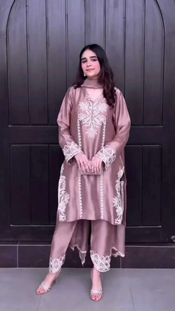 Flagged_Crepe_Silk_Suit_Set_For_Women