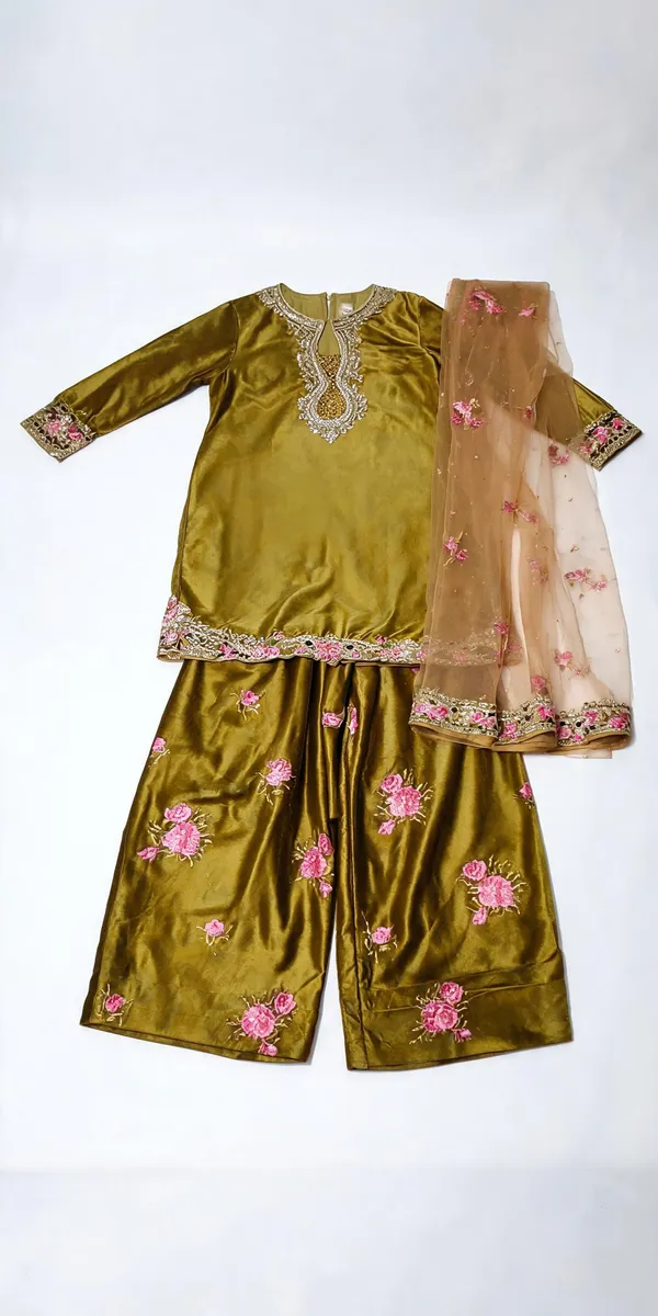 Yellow_Pure_Heavy_Viscose_Velvet,_Heavy_Butterfly_Net_Silk_Suit_Set_For_Women