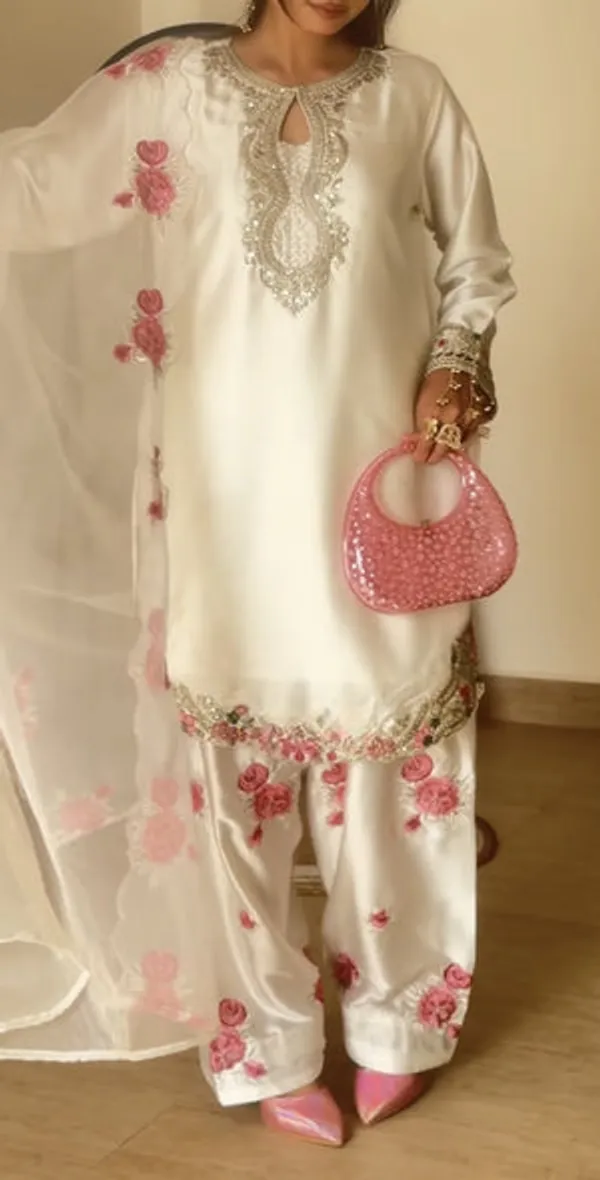 White_Pure_Heavy_Viscose_Velvet,_Heavy_Butterfly_Net_Silk_Suit_Set_For_Women