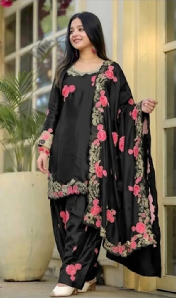 Black_Pure_Heavy_Viscose_Velvet,_Heavy_Butterfly_Net_Silk_Suit_Set_For_Women