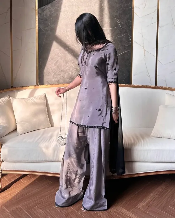 Gray_Heavy_Natural_Crepe_Silk_Suit_Set_For_Women