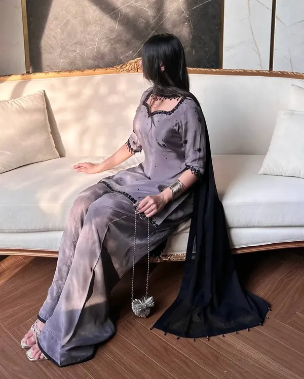 Gray_Heavy_Natural_Crepe_Silk_Suit_Set_For_Women