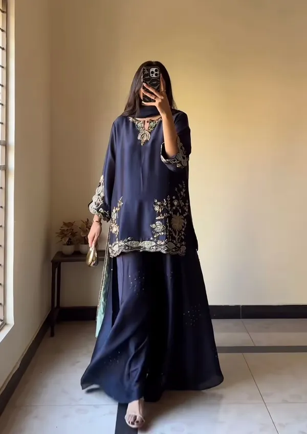 Midnight_Blue_Velvet_Kurta_Palazzo_Set_For_Women