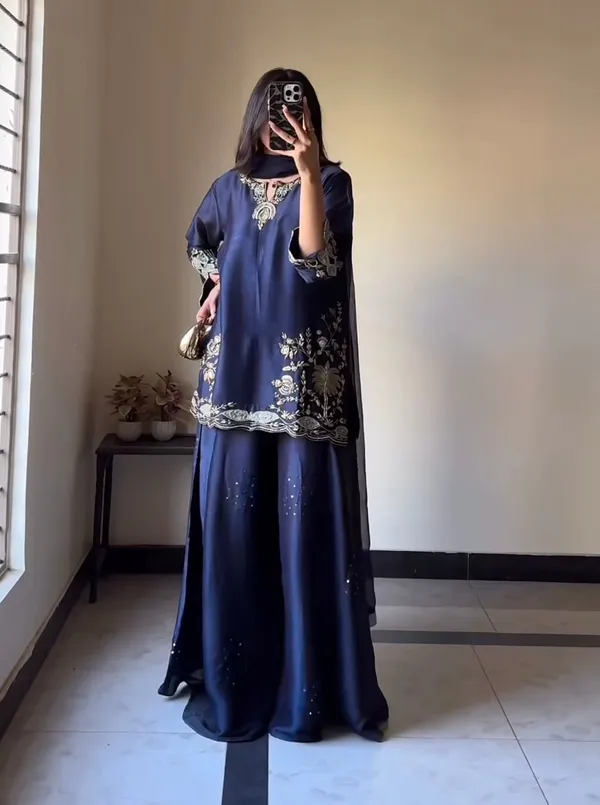 Midnight_Blue_Velvet_Kurta_Palazzo_Set_For_Women