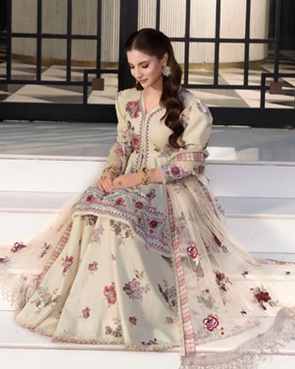 Beige_Heavy_Natural_Crepe_Silk_Festive_Suit_Set_For_Women