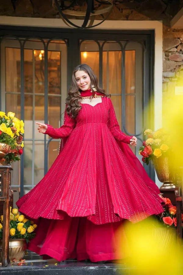 Red_Heavy_Blooming_Georgette_Dress_Set_For_Women