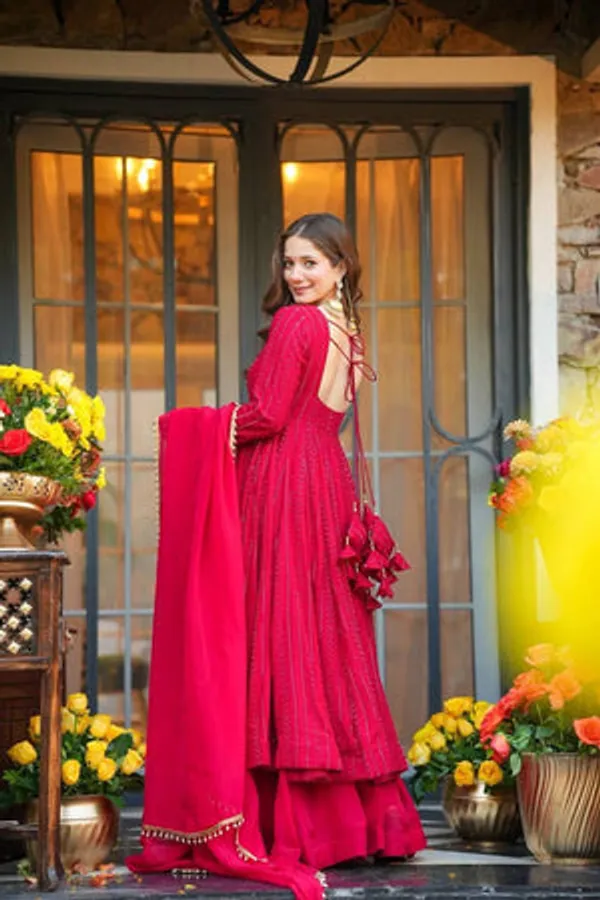 Red_Heavy_Blooming_Georgette_Dress_Set_For_Women