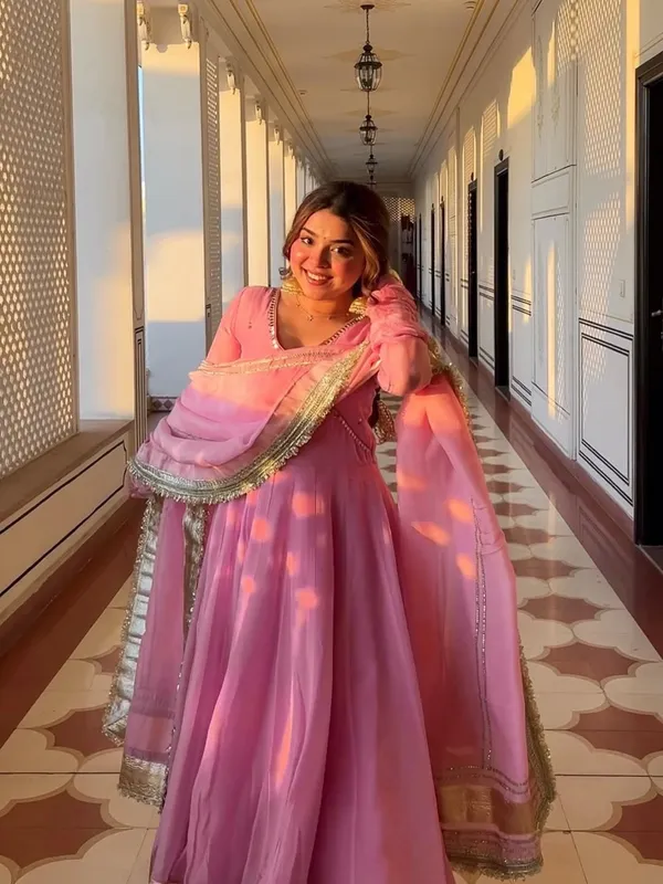 Pink_Heavy_Fendi_Silk,_Heavy_Tabby_Organza_Anarkali_Gown_Set_For_Women
