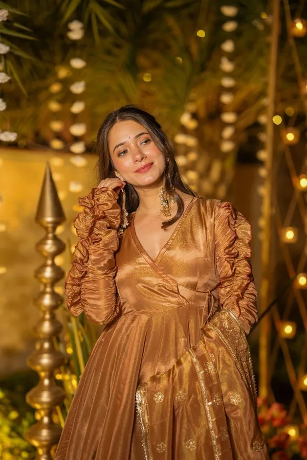Gold_Heavy_Fendi_Silk_Anarkali_Set_For_Women