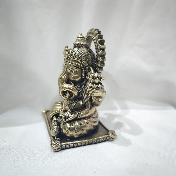 Dagdu_Kiran_Ganesh-MARBLE_DUST_IDOL