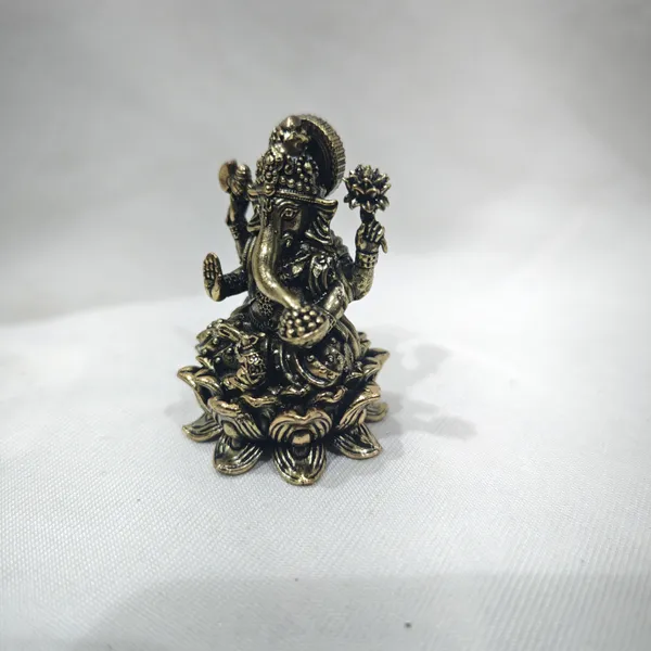 Kamal_Ganesh_3-MARBLE_DUST_IDOL