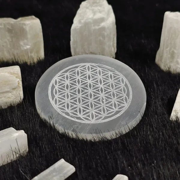 Selenite_Crystal_Charging_Plate_For_Crystals_The_Gem_Z_Default_Title