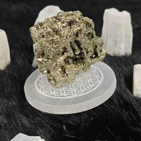 Selenite_Crystal_Charging_Plate_For_Crystals_The_Gem_Z_Default_Title