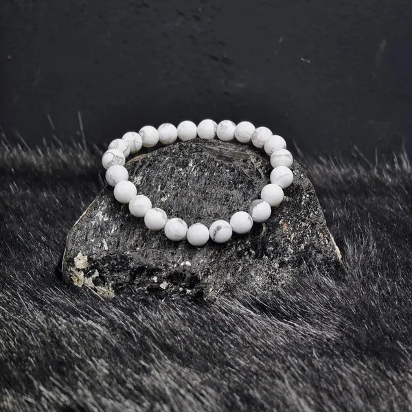 Howlite_Bracelet_Calm_Clarity_Emotional_Healing