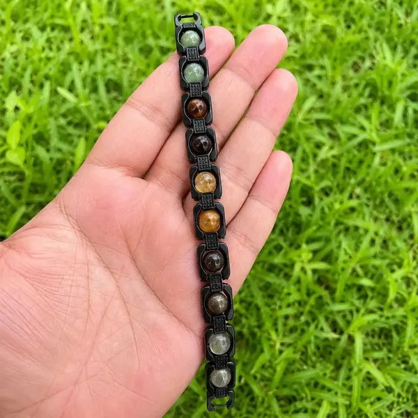 Money_Magnet_Metal_Frame_Bracelet_Black