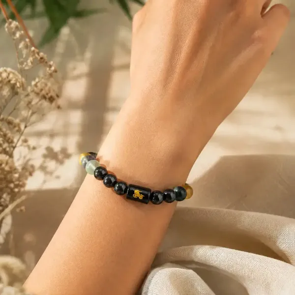 Capricorn_Zodiac_Bracelet_December_22_January_19_Black_Tourmaline_Garnet_Fluorite_Hematite_Default_Title