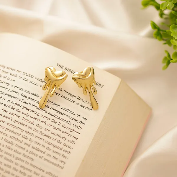 Drippin_Hearts_Studs_Default_Title