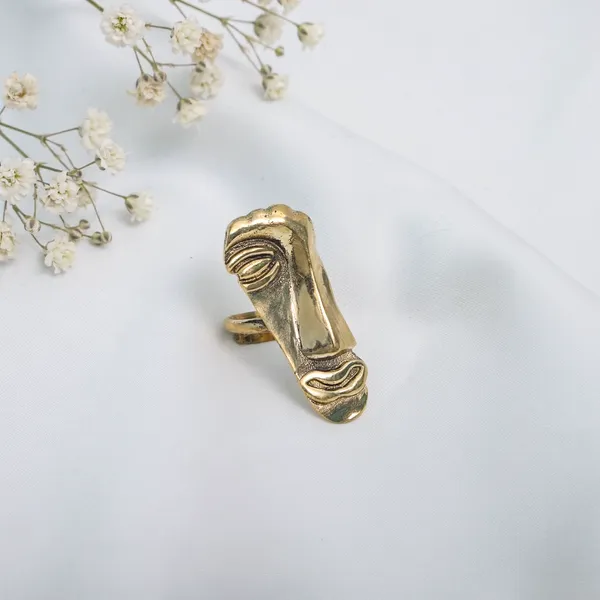 Muse_Face_Ring_Gold