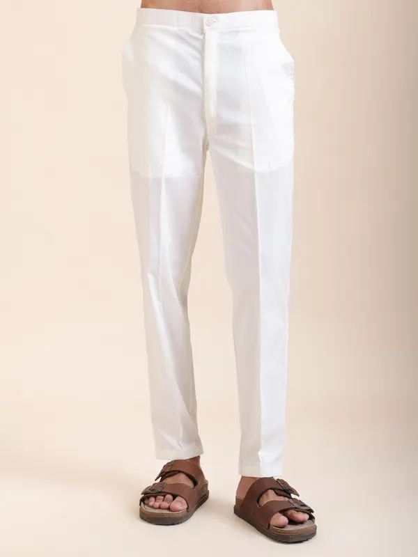 Mandarin_Collar_Long_Sleeves_Regular_Kurta_With_Pyjamas_&_Jacquard_Nehru_jacket