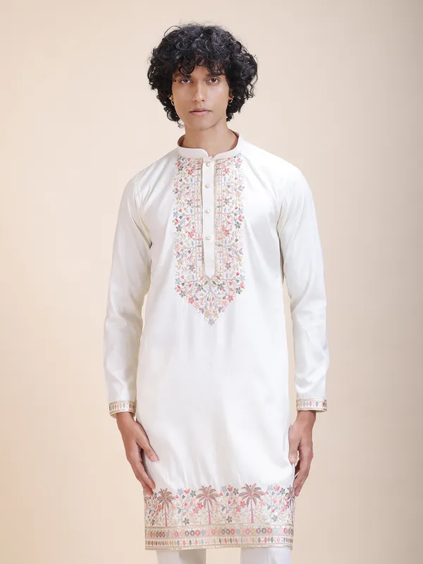 Ethnic_Motifs_Embroidered_Sequinned_Cotton_Silk_Kurta_With_Pyjamas_&_Dupatta