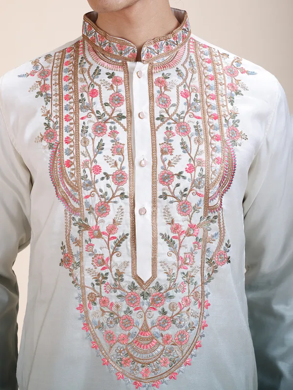 Ethnic_Motifs_Embroidered_Sequinned_Cotton_Silk_Kurta_with_Pyjamas_&_Dupatta