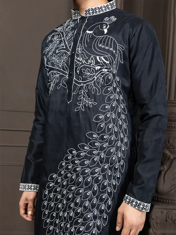 ETHNIC_MOTIF_EMBROIDERY_KURTA_WITH_PANT_STYLE_PYJAMA