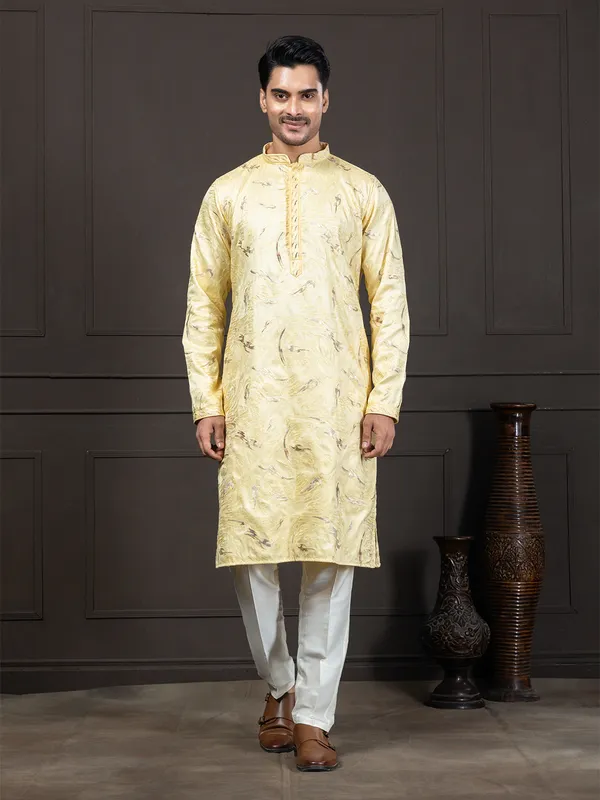Abstract_Embroidered_Thread_Work_Kurta
