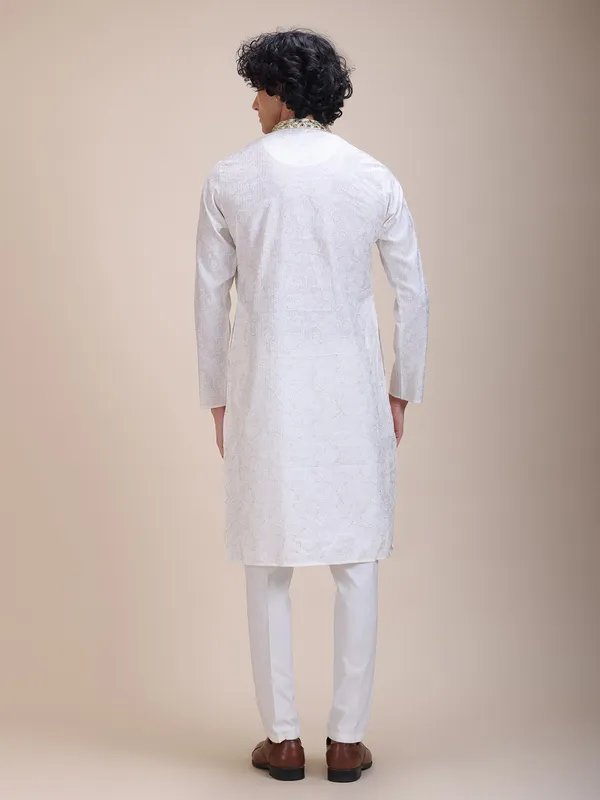 Embroidered_Mandarin_Collar_Real_Mirror_Work_Ethnic_Printed_Kurta