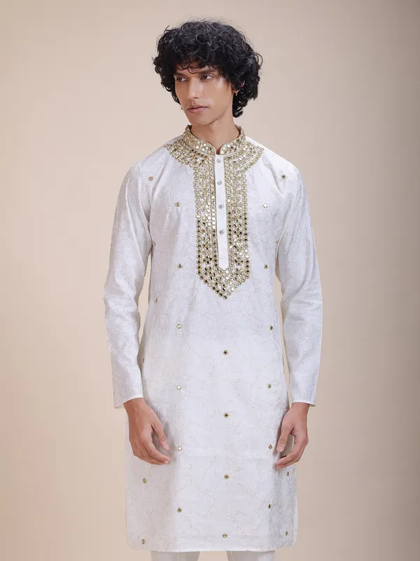 Embroidered_Mandarin_Collar_Real_Mirror_Work_Ethnic_Printed_Kurta