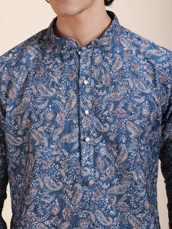 Men_Floral_Printed_Shimmer_Thread_Work_Kurta