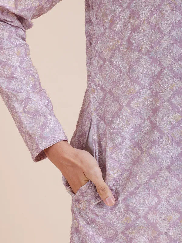 Men_Floral_Printed_Shimmer_Thread_Work_Kurta